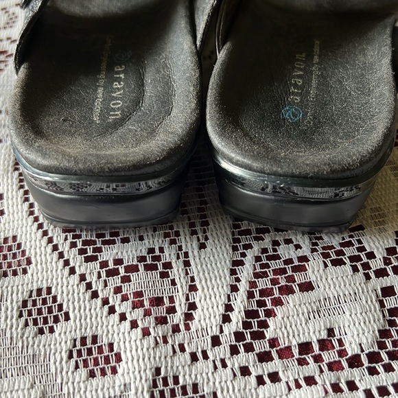 Women’s Aravon Sandals - Picture 3 of 7